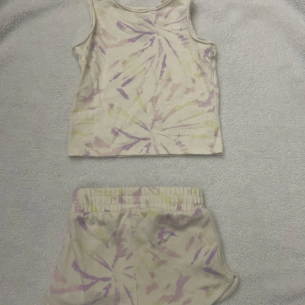 Matching Set - Picture 2 of 2